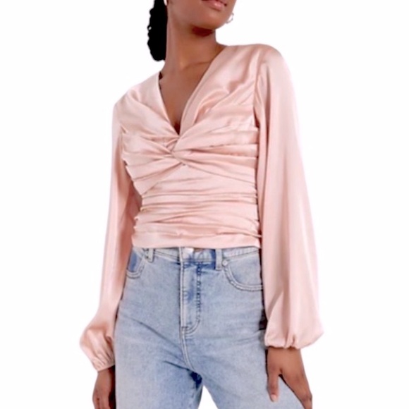 NWT Express Satin Ruched Twist Front Open Back/Bow Side Zip Blouse Top Peach S - Picture 3 of 9